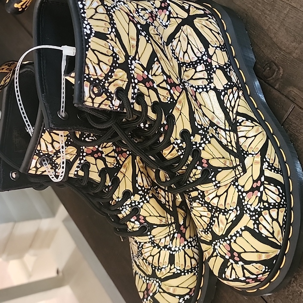 LTD Dr. Martens 1460 WOMEN'S Yellow and Black Butterfly Print Suede  Boots, NWOT